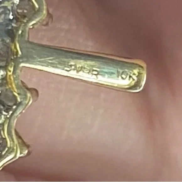 10K Diamond Pendant. 56 diamonds, JWBR.